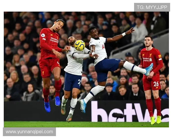 切尔西主场鏖战热刺 英超强强对决再掀激烈争冠风云 切尔西主场鏖战热刺 英超强强对决再掀激烈争冠风云