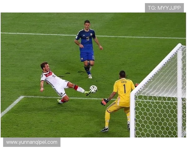 世界杯荣耀与激情：探索足球历史中的巅峰时刻与传奇球队