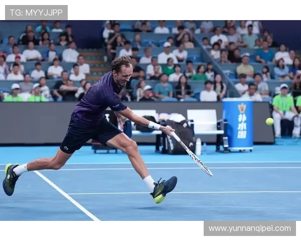 赛后分析：重庆网球队与杭州网球队的战术对决与启示