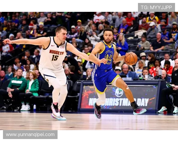 2021年NBA勇士与热火激战回顾：精彩瞬间与赛季亮点分析