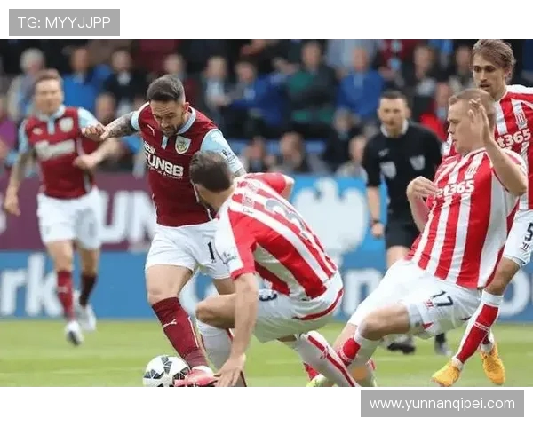 北安普敦主场迎战牛津联队双方争夺关键三分之战